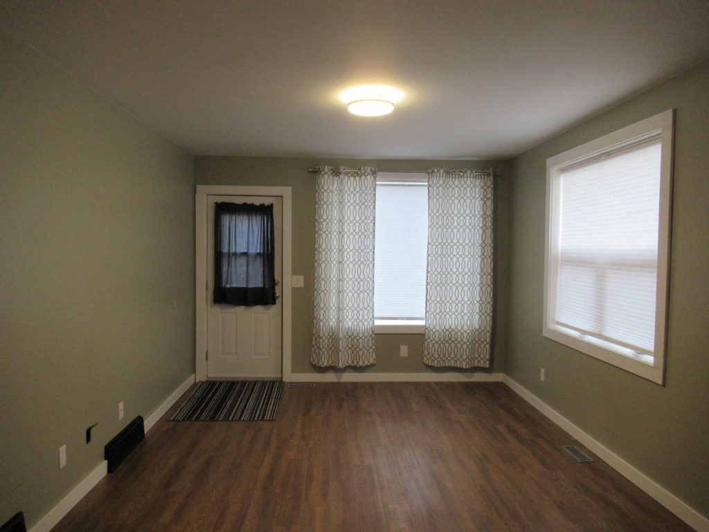 #110 7th Ave West – L202636