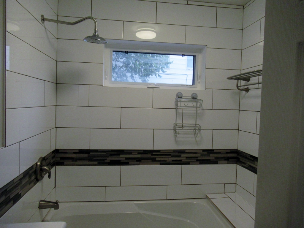 #110 7th Ave West – L202636