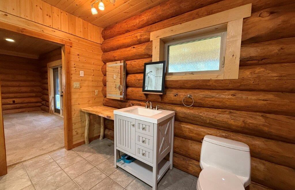 Acreage in R.M of Kindersley SW 04-28-24 W3rd – L202532