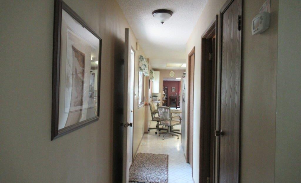 #207 2nd Ave West, Smiley – L202477