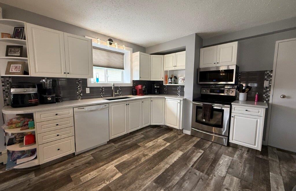 #2, 122 1st Ave East – L202534