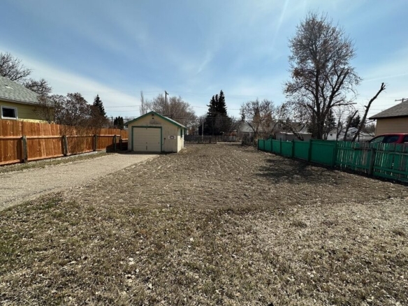 #217 4th Ave West – L202317