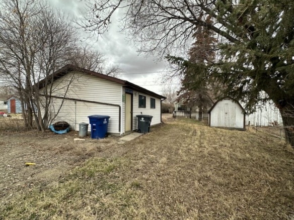 #212 Railway Avenue East – L202548