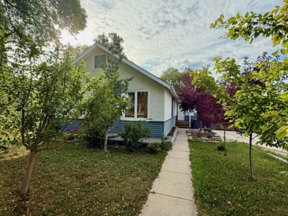 #113 4th Ave East – L202601