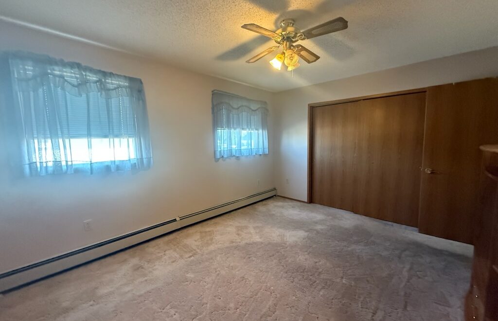 #4 119 4th Ave West – L202468