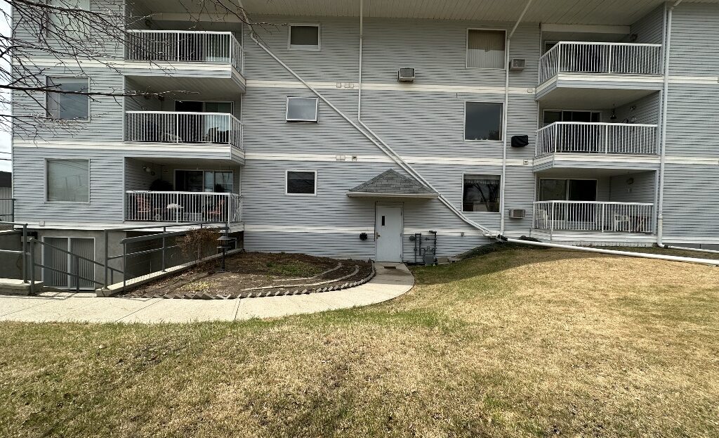 #4 119 4th Ave West – L202468