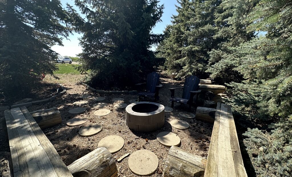 Acreage in R.M of Kindersley SW 04-28-24 W3rd – L202532