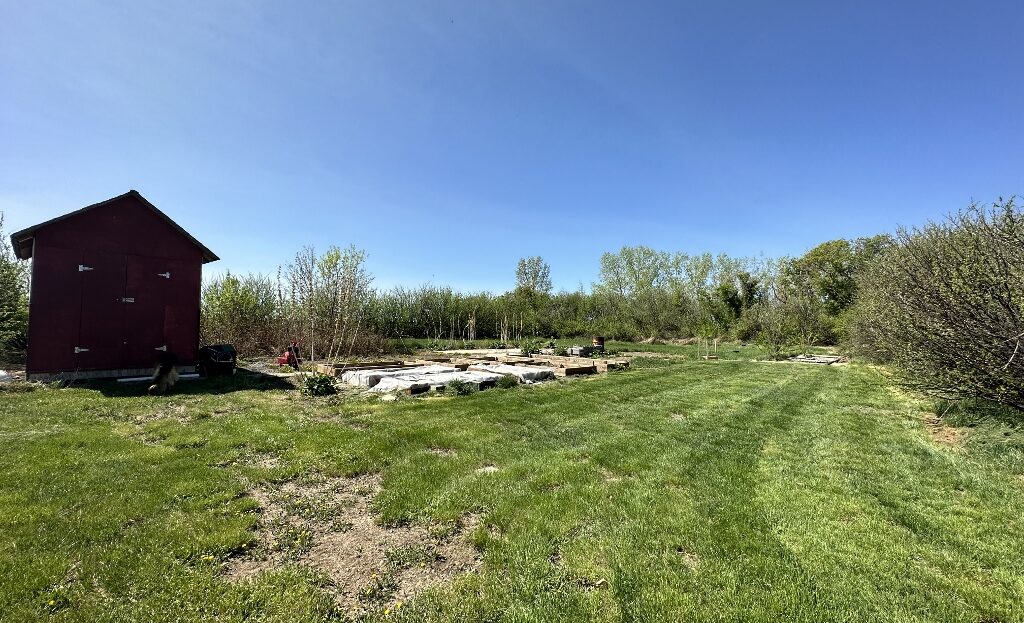 Acreage in R.M of Kindersley SW 04-28-24 W3rd – L202532