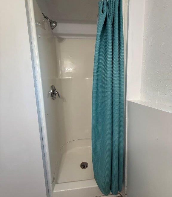 576