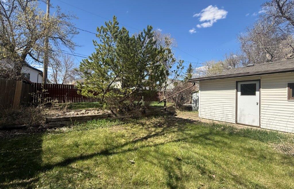 202 3rd Avenue East – L202628