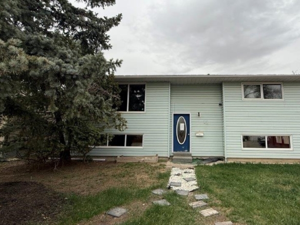#12 Queen Drive – L2026
