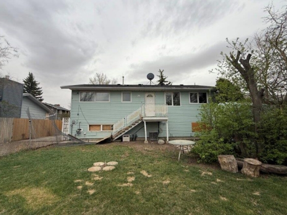 #12 Queen Drive – L2026