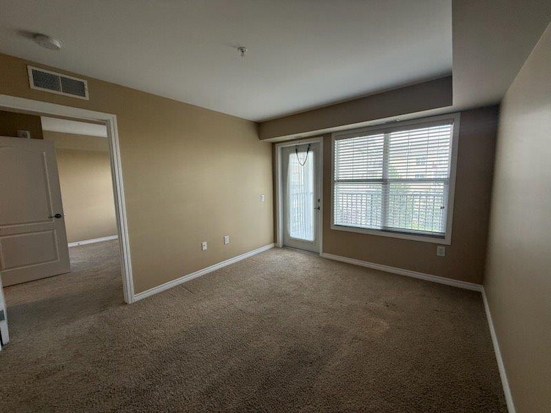 #324, 60 Stevenson Crescent – L202635