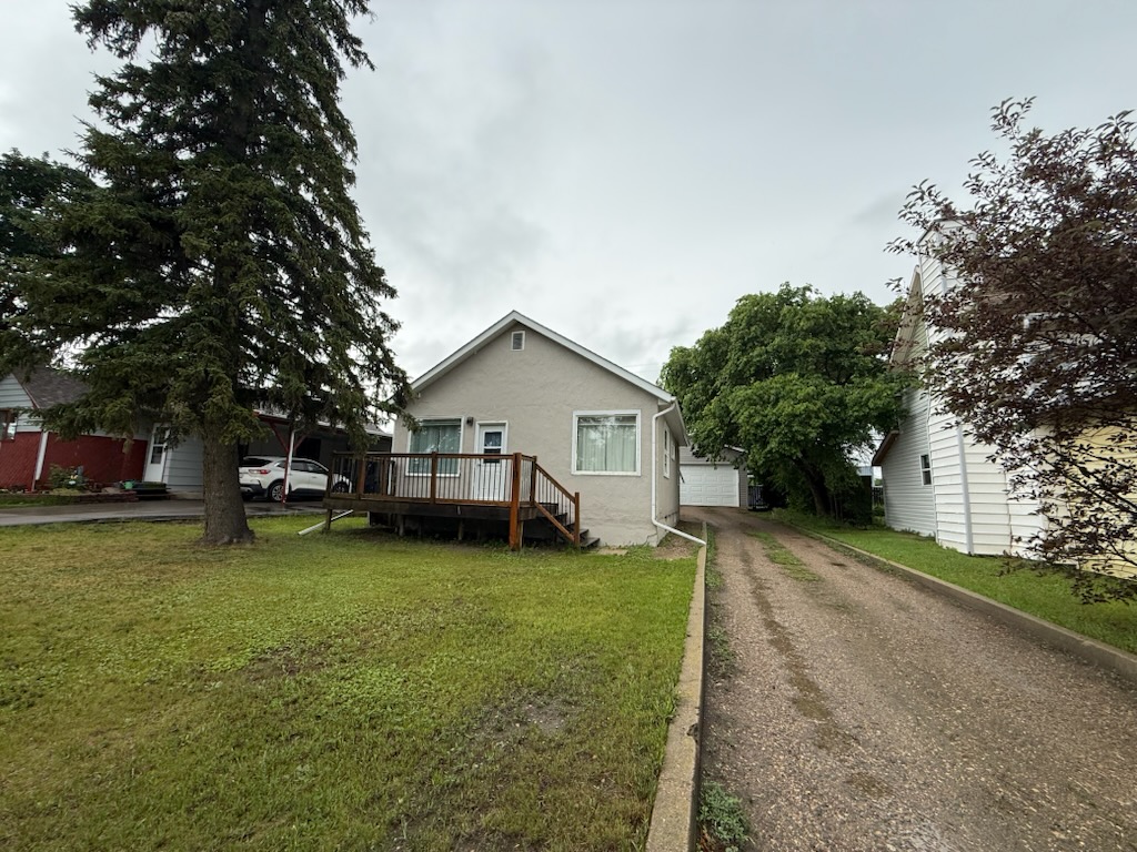 #110 7th Ave West – L202641