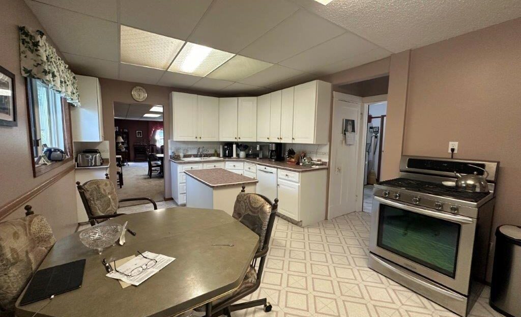 #207 2nd Ave West, Smiley – L202477