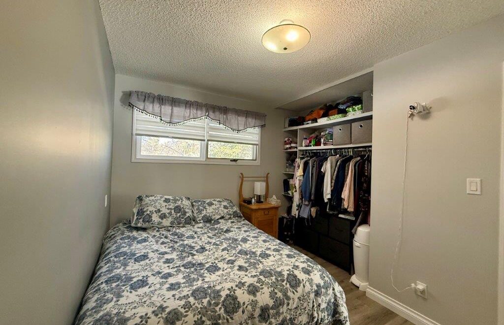 #201 4th Ave SE, Eston – L202615