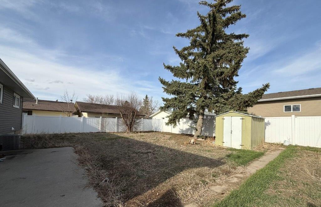 #910 8th Street West, Kindersley -L202623