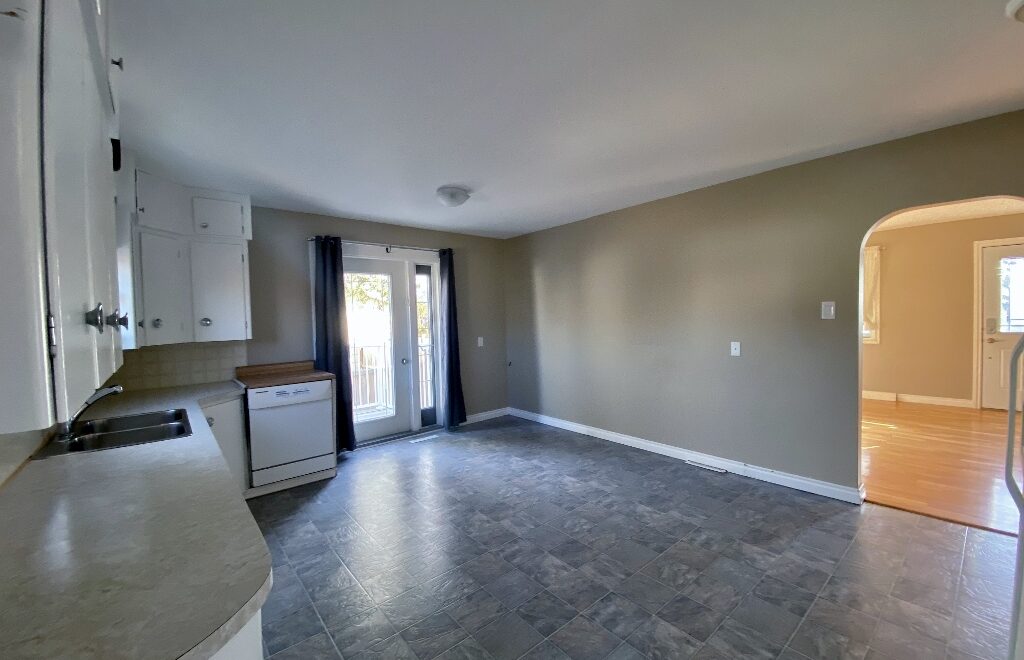 #109 1st Ave East, Eatonia