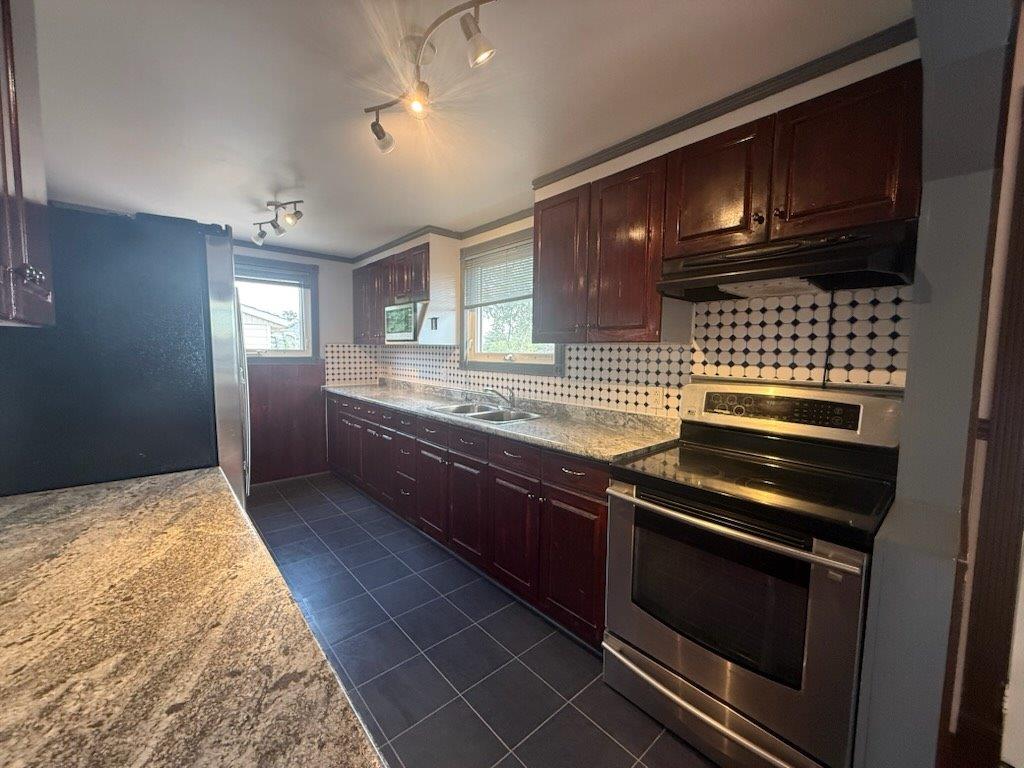 #12 6th Street Crescent, Kindersley – L202643