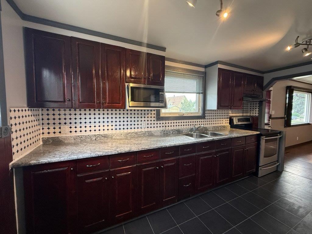#12 6th Street Crescent, Kindersley – L202643
