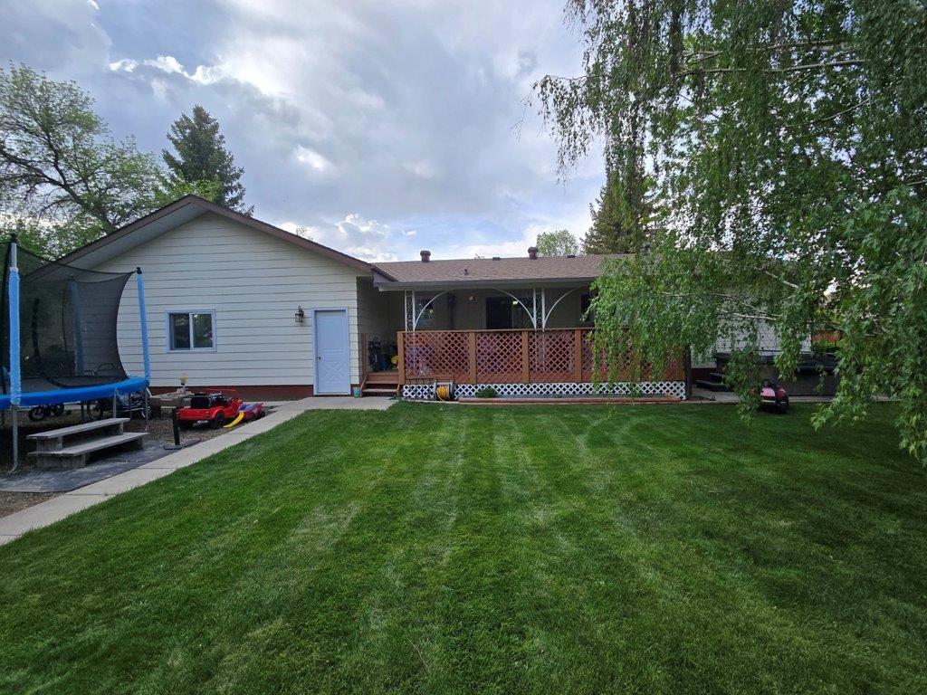 CUVJ6124 #216 3rd Avenue East, Eatonia – L202636