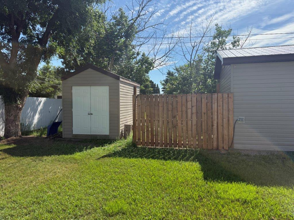 #12 6th Street Crescent, Kindersley – L202643