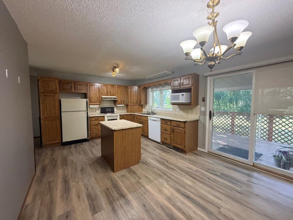 IMG_9947 #216 3rd Avenue East, Eatonia – L202636