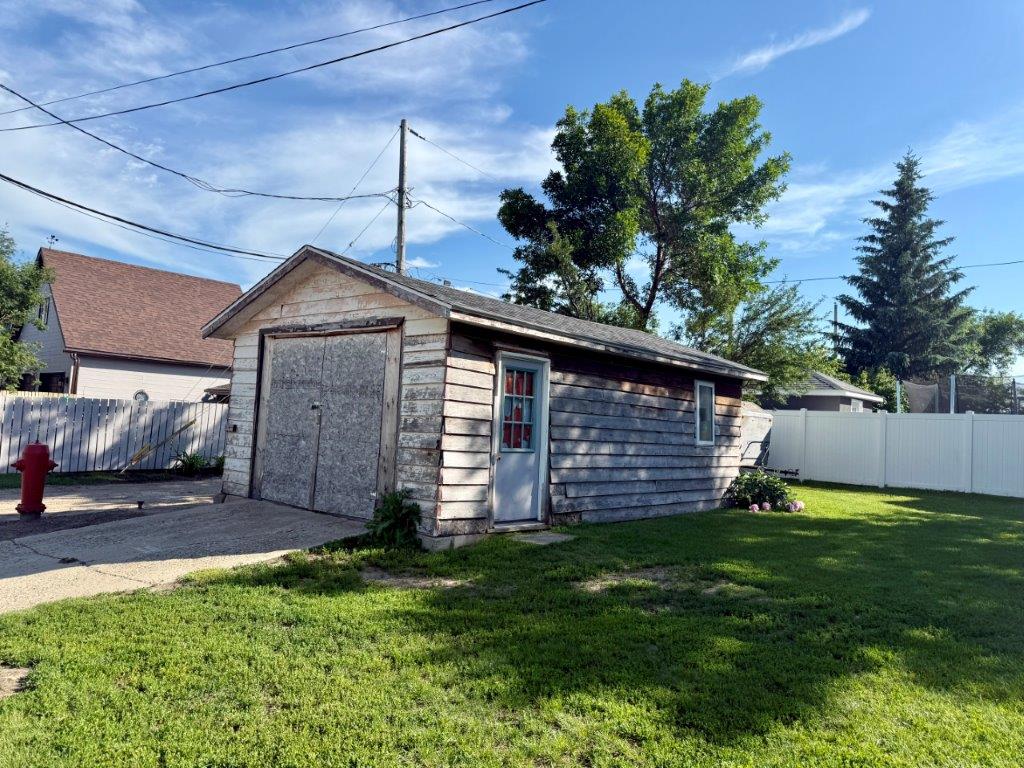 #119 7th Ave East, Kindersley – L202639