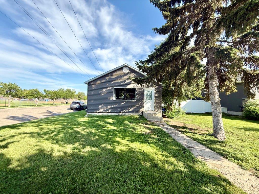 #119 7th Ave East, Kindersley – L202639