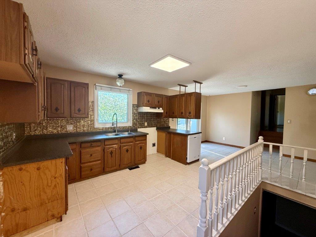 #305 2nd Ave East, Kindersley – L202642