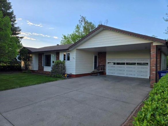 #216 3rd Avenue East, Eatonia – L202636