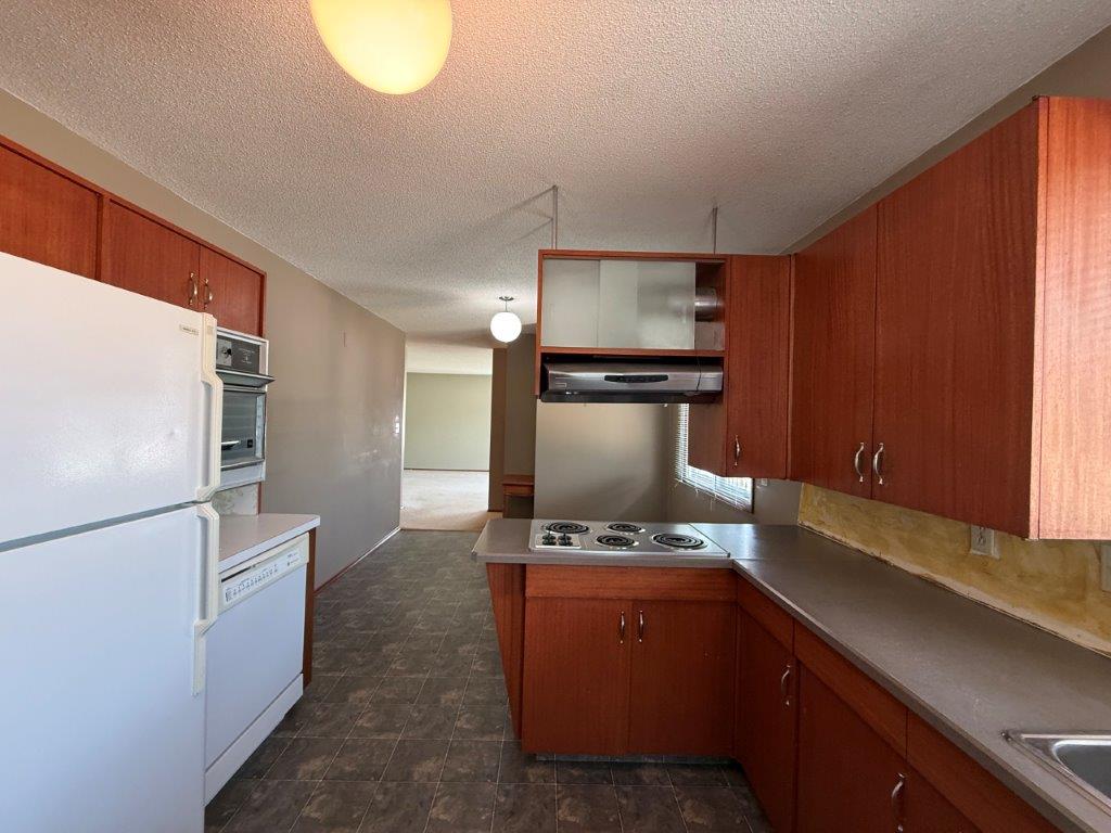 119 4th Ave. East -L202645