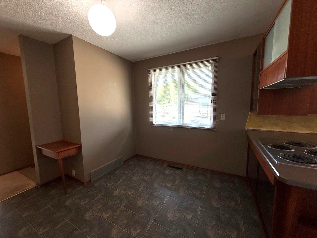119 4th Ave. East -L202645