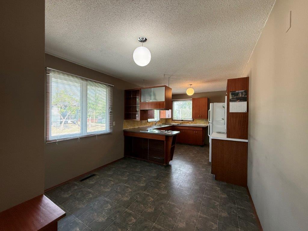 119 4th Ave. East -L202645