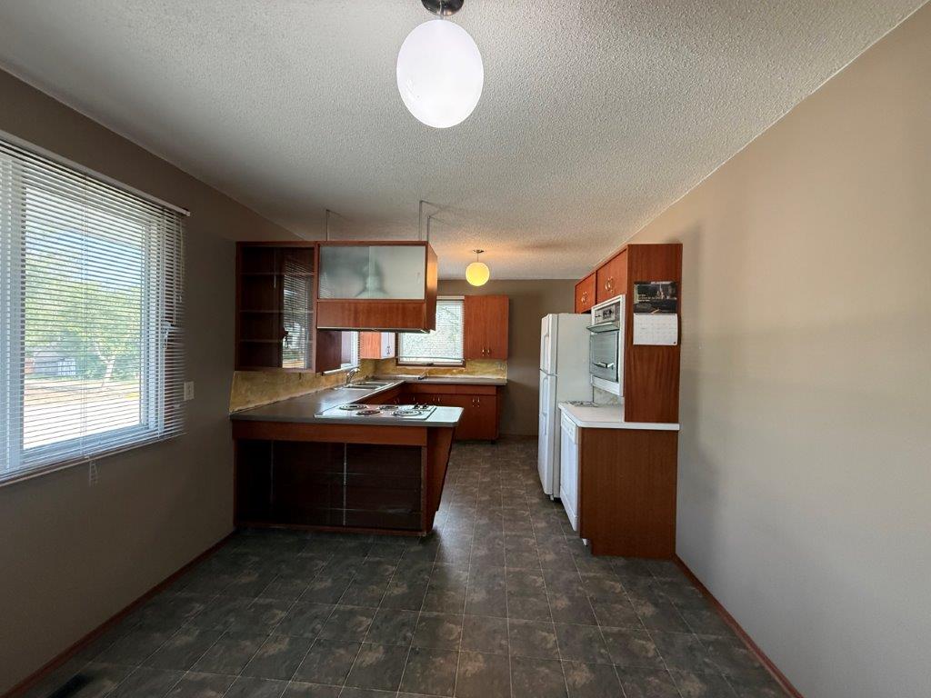 119 4th Ave. East -L202645