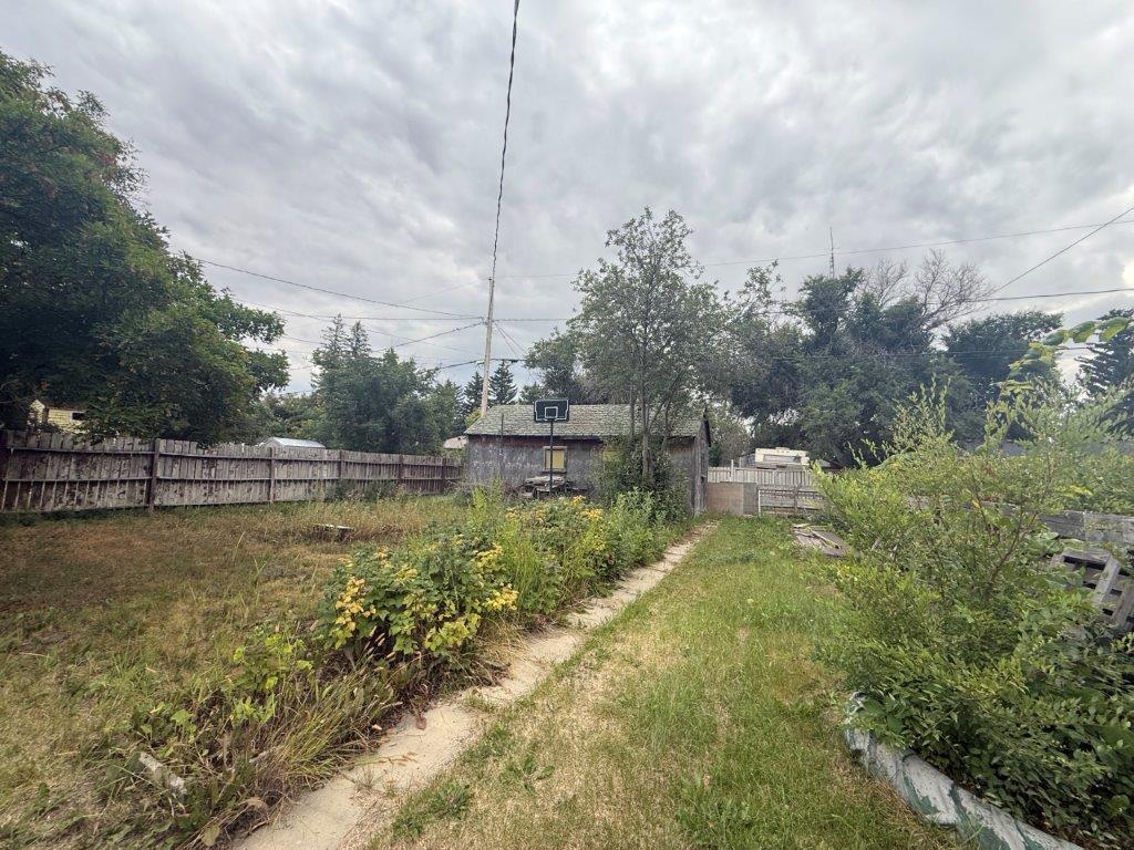 106 5th Ave. East-Eatonia -L202647