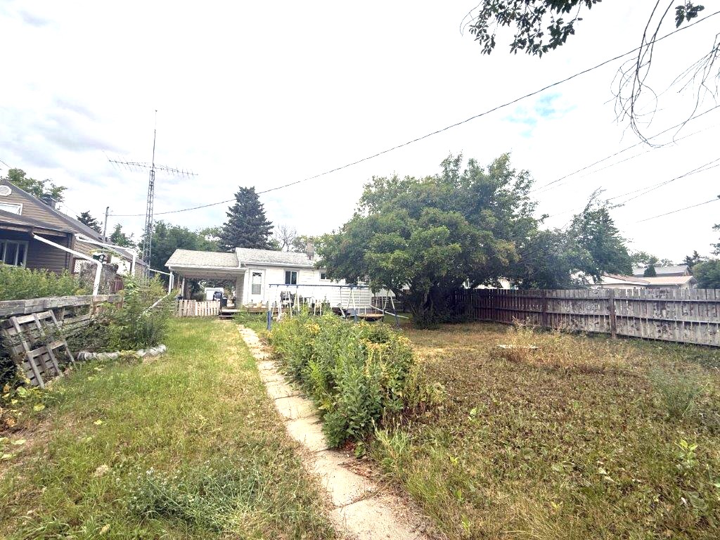 106 5th Ave. East-Eatonia -L202647