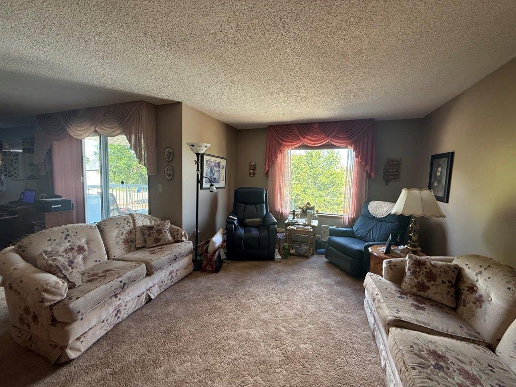 #8 118 4th Ave West – L202651