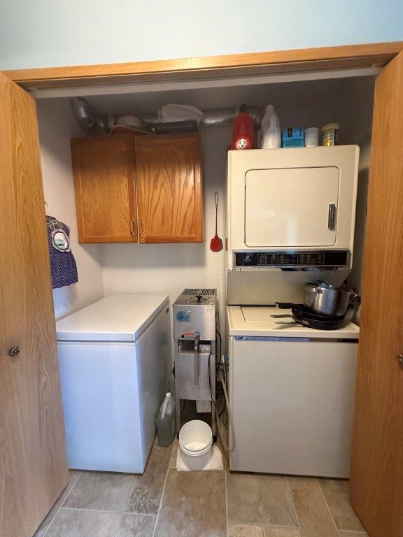 576