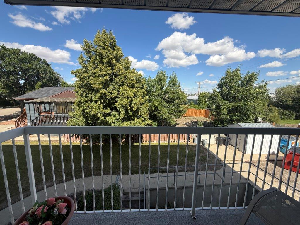 #8 118 4th Ave West – L202651
