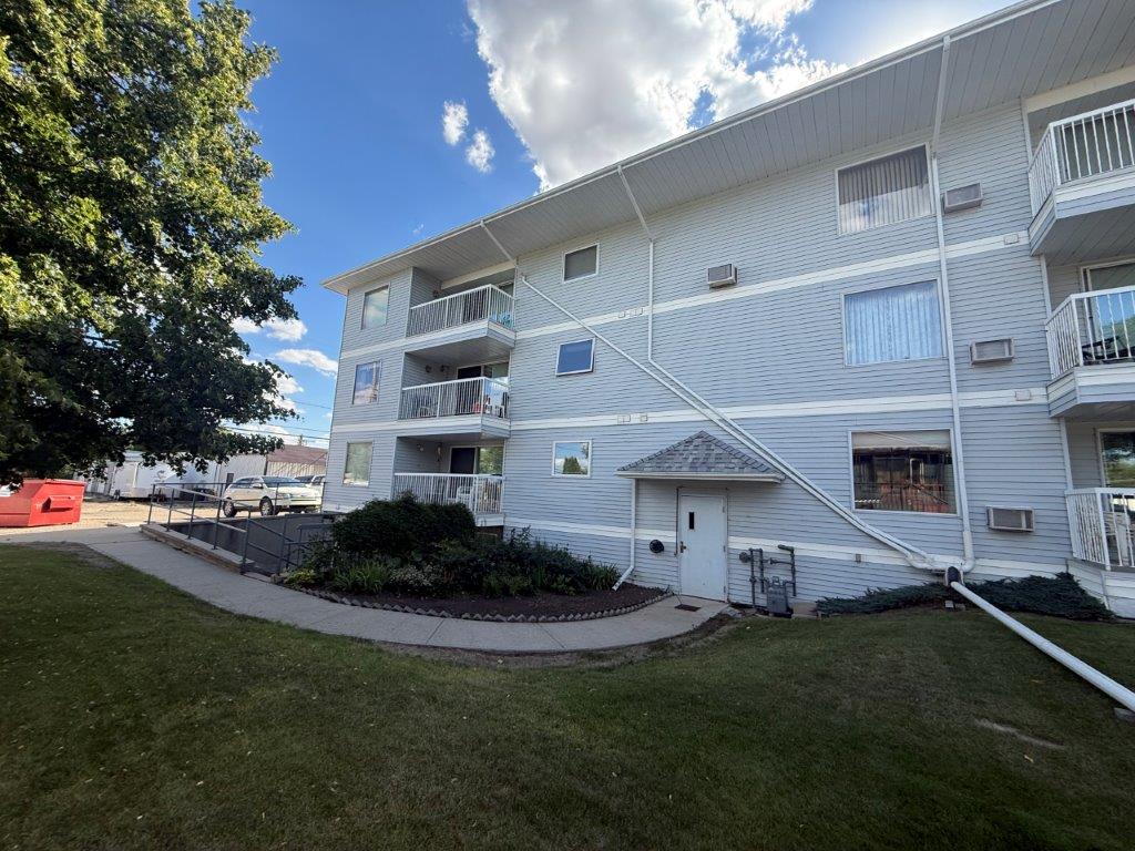 #8 118 4th Ave West – L202651