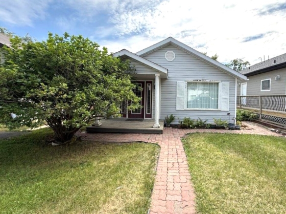 #221 1st Ave West, Kindersley – L2026