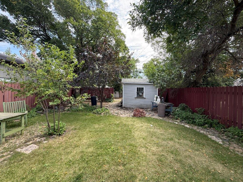 IMG_9904 #221 1st Ave West, Kindersley – L2026
