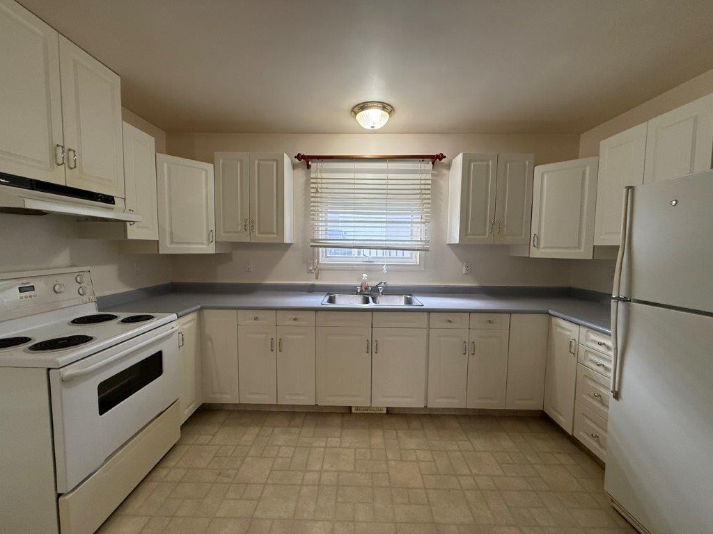 IMG_9915 #221 1st Ave West, Kindersley – L2026