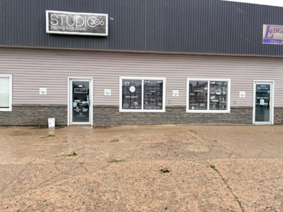 Property For Lease! 1000A Main Street, Kindersley- L202657