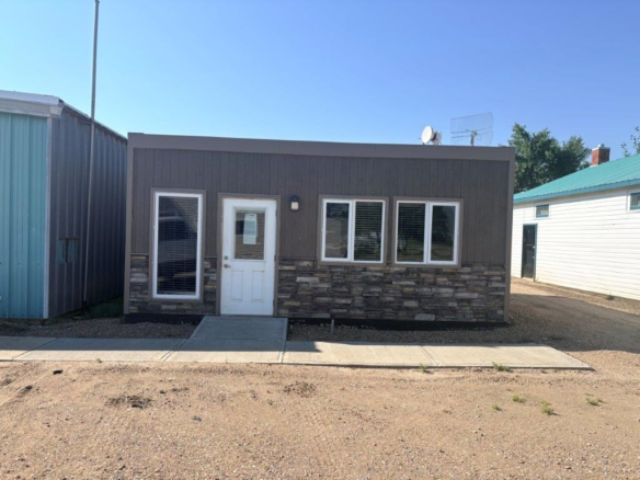 BUILDING FOR LEASE! 123 2nd Ave., Dodsland-L202659