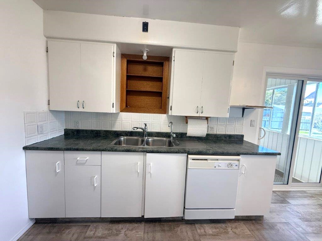 16 206 1st Ave. East, Eatonia- L202662