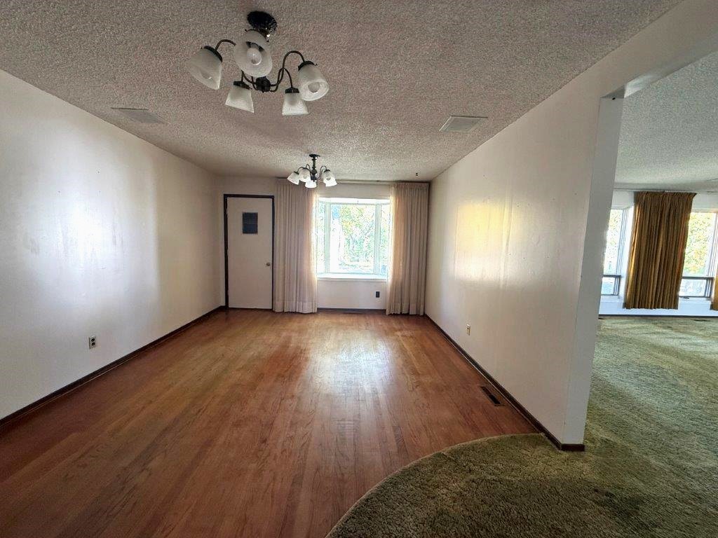 19 206 1st Ave. East, Eatonia- L202662