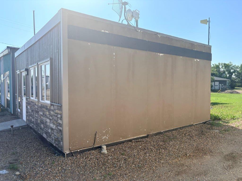 BUILDING FOR LEASE! 123 2nd Ave., Dodsland-L202659