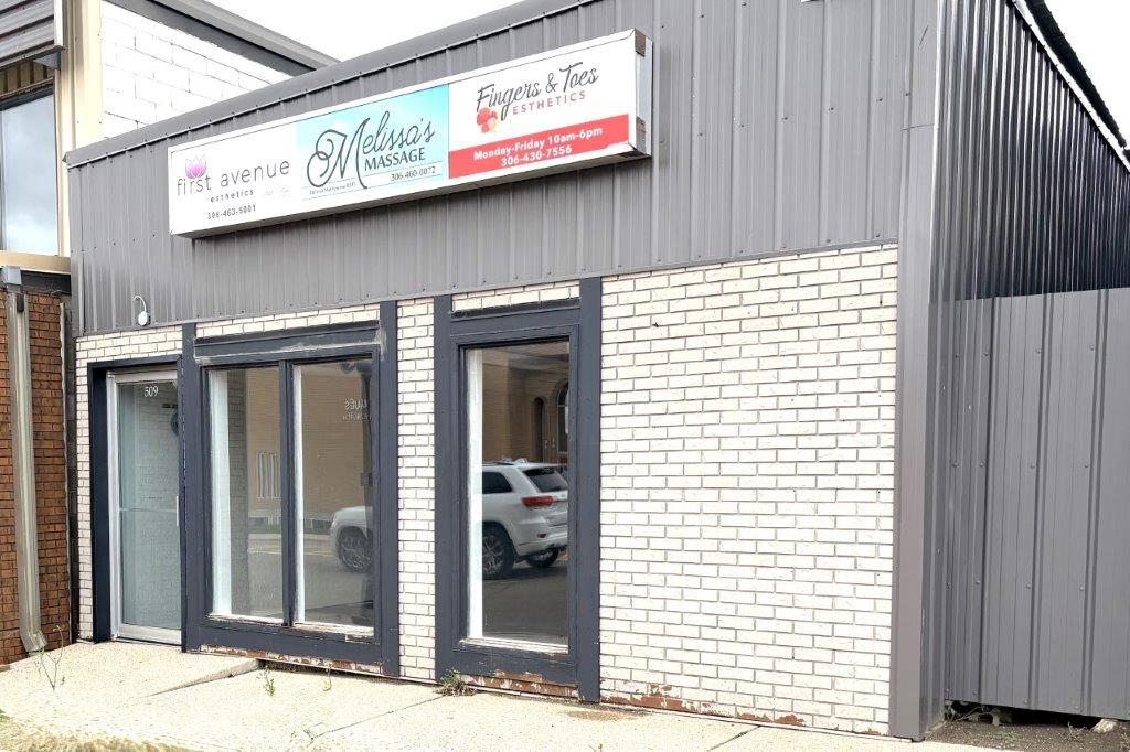 2 BUILDING FOR LEASE-509 Main Street, Kindersley -L202658